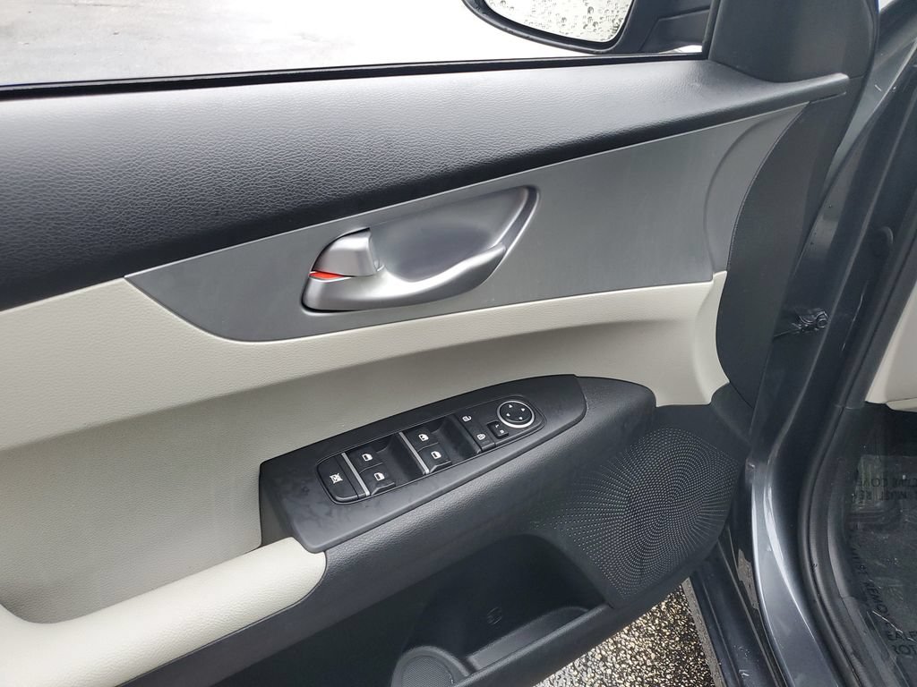 Used 2022 Kia Forte LXS FWD image 18
