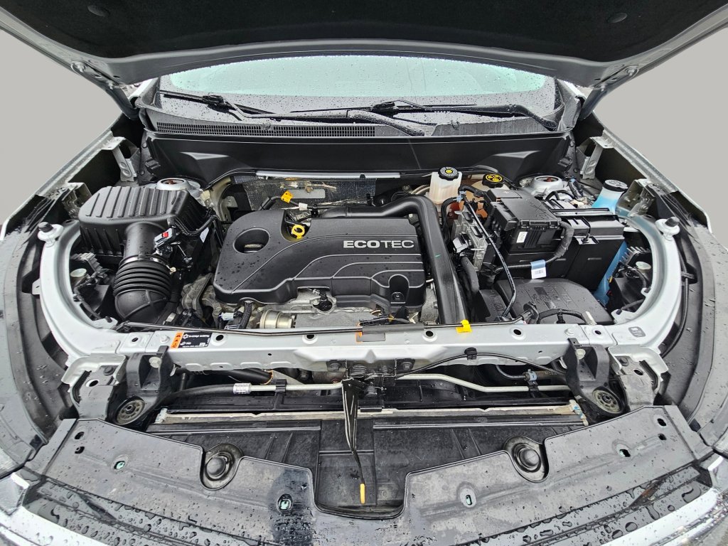 Used 2022 Chevrolet Equinox Premier w/ LPO, Cargo Package AWD/4WD image 18