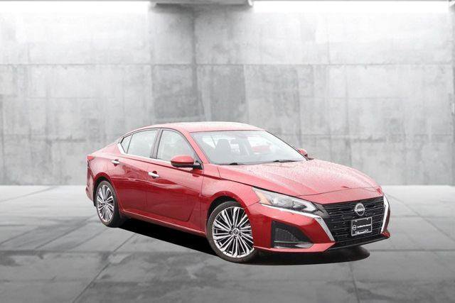 Used 2023 Nissan Altima 2.5 SL FWD image 2