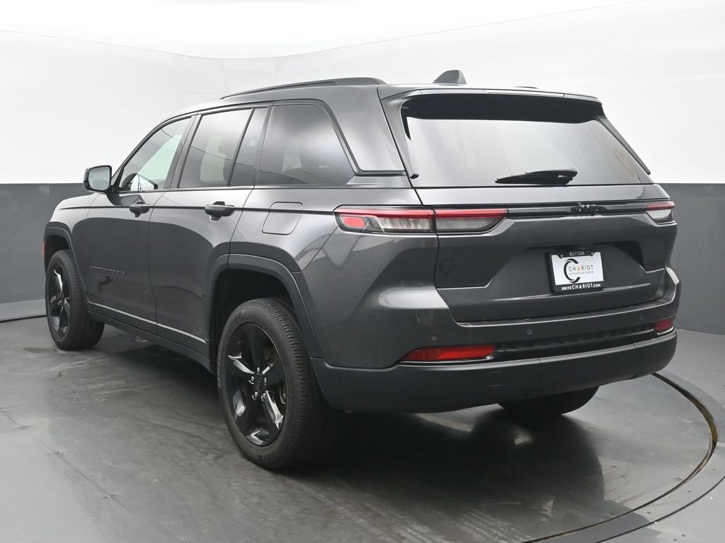 Used 2024 Jeep Grand Cherokee Altitude image 4