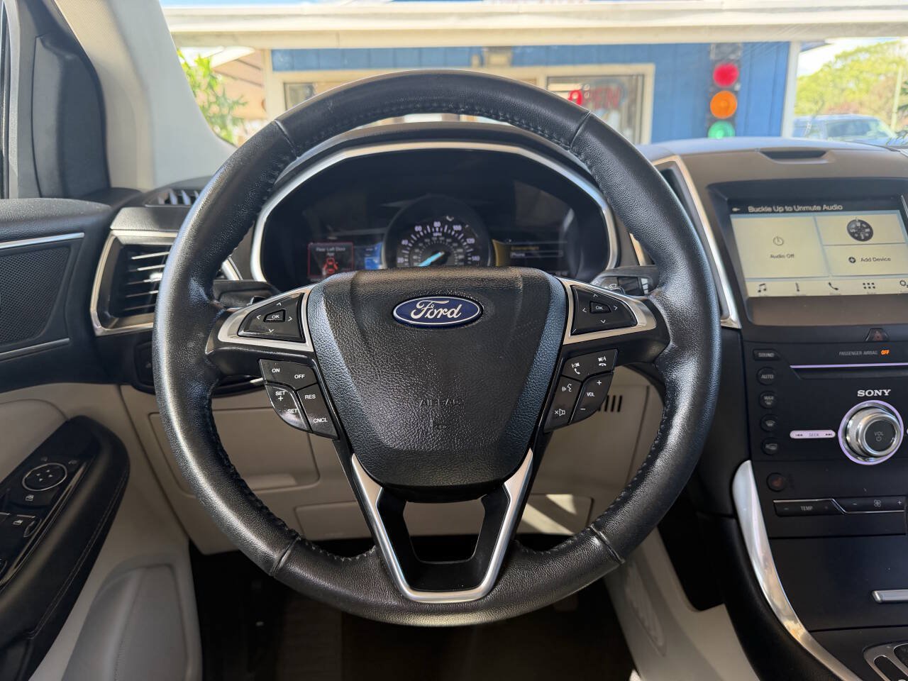 Used 2018 Ford Edge Titanium FWD image 15