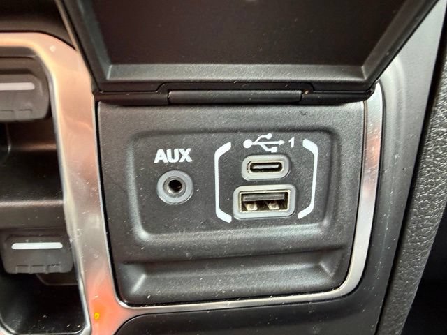 Used 2024 Jeep Gladiator Rubicon AWD/4WD image 32