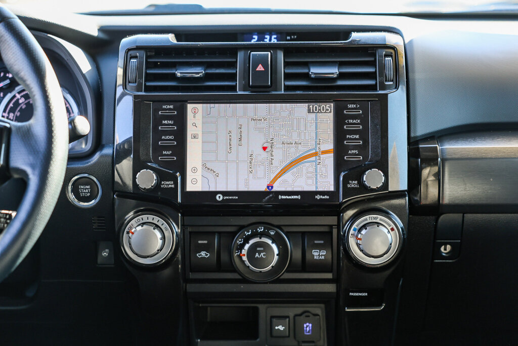Certified 2024 Toyota 4Runner TRD Off-Road Premium w/ Moonroof Package AWD/4WD image 3