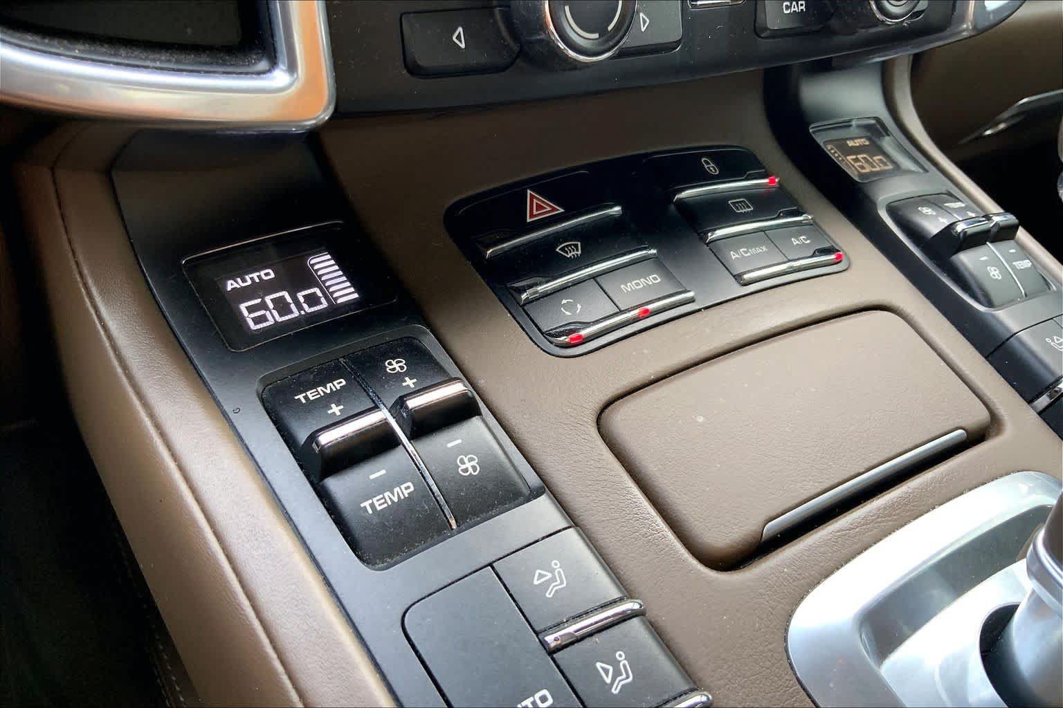 Used 2013 Porsche Cayenne Turbo AWD/4WD image 31