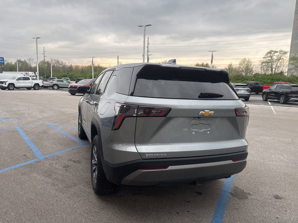 Used 2025 Chevrolet Equinox LT FWD image 17