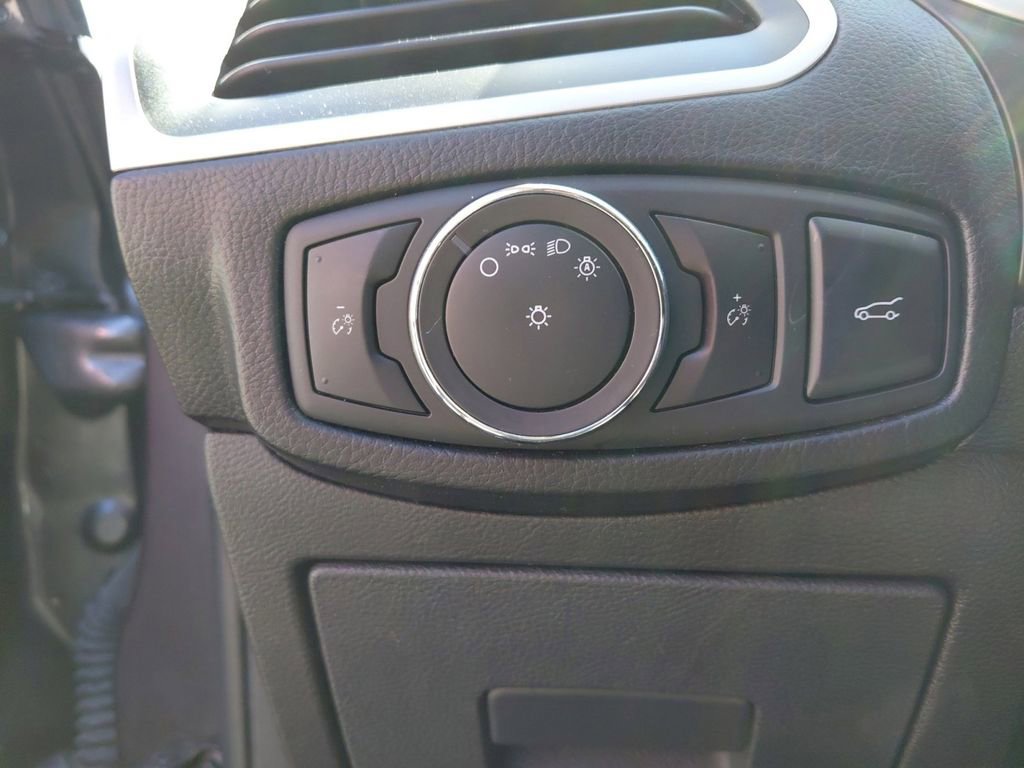 Used 2015 Ford Edge SEL w/ Equipment Group 201A image 26