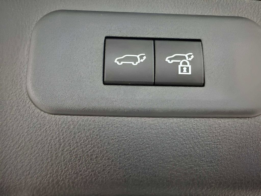Used 2024 Lexus NX 250 FWD image 11