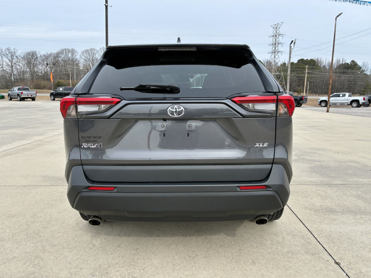 Used 2021 Toyota RAV4 XLE Premium image 6