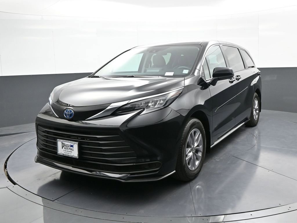 Used 2024 Toyota Sienna LE w/ Protection Package (TMS)