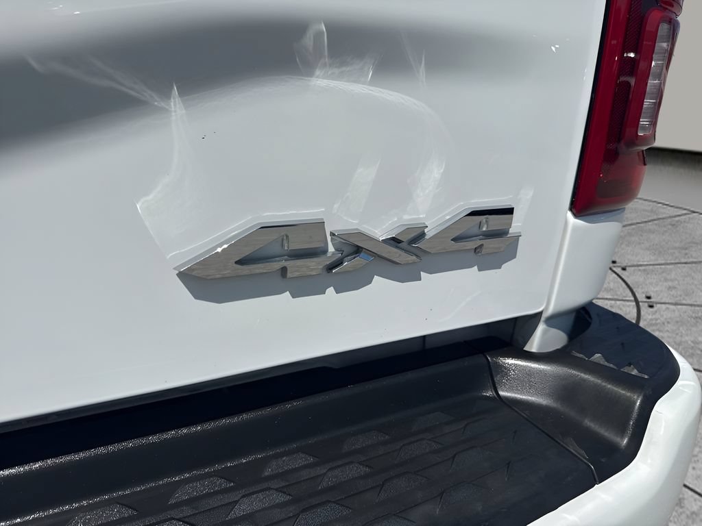Used 2026 RAM 2500 Laramie AWD/4WD image 33