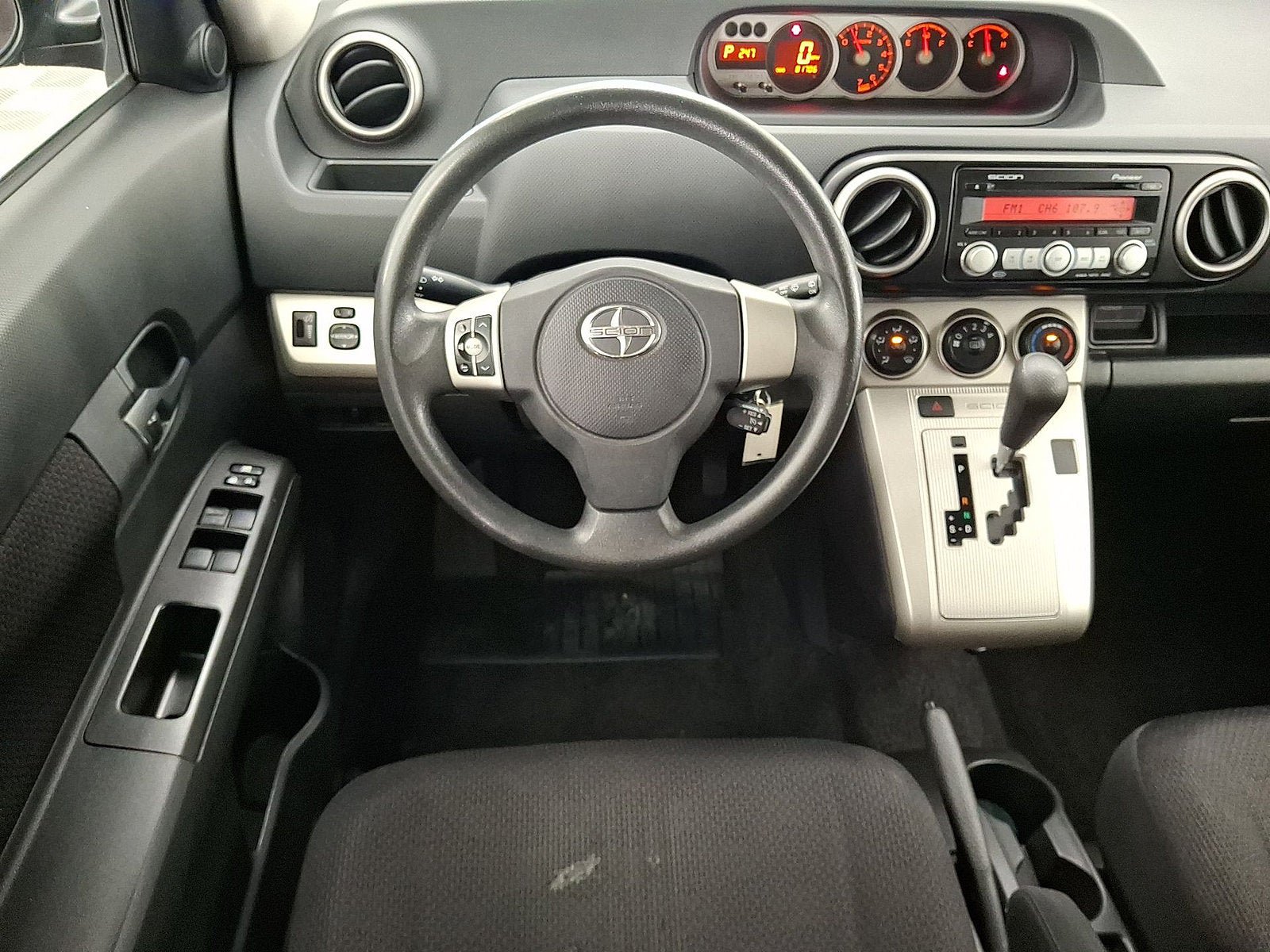 Used 2008 Scion xB FWD image 10
