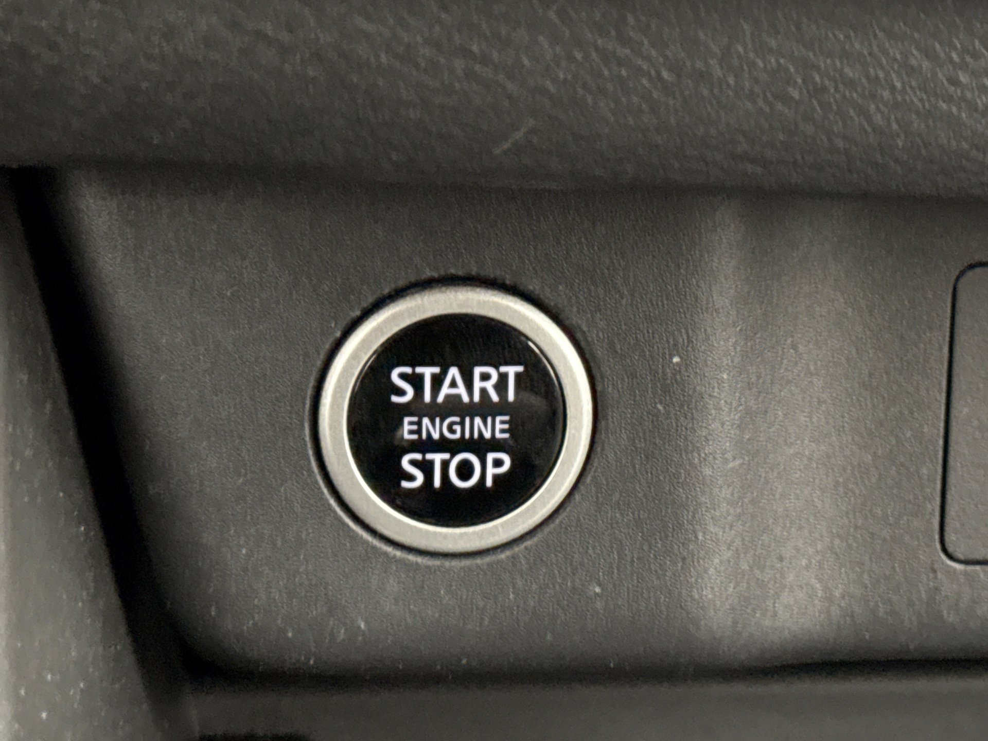 Used 2023 Nissan Rogue SV image 19