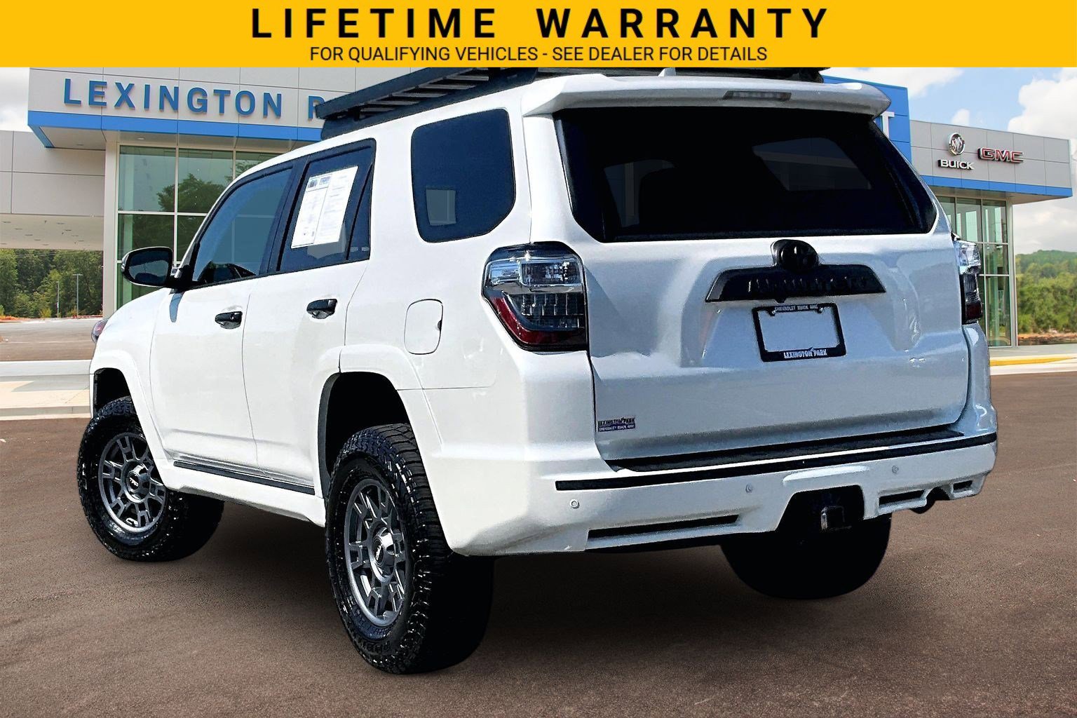 Used 2018 Toyota 4Runner Limited AWD/4WD image 2