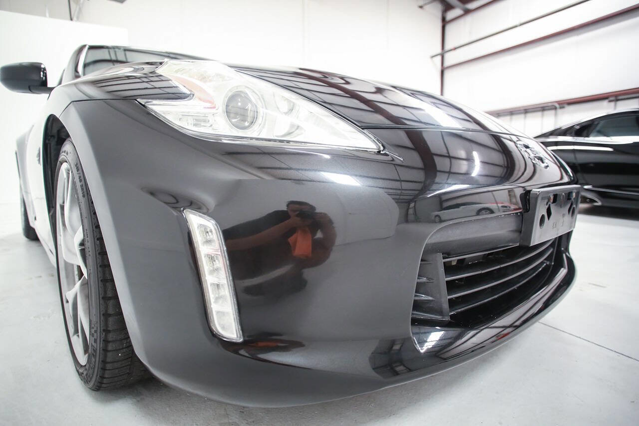 Used 2014 Nissan 370Z Touring w/ Sport Package image 9
