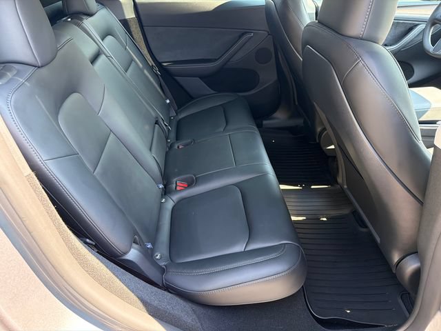 Used 2025 Tesla Model Y Long Range RWD image 17