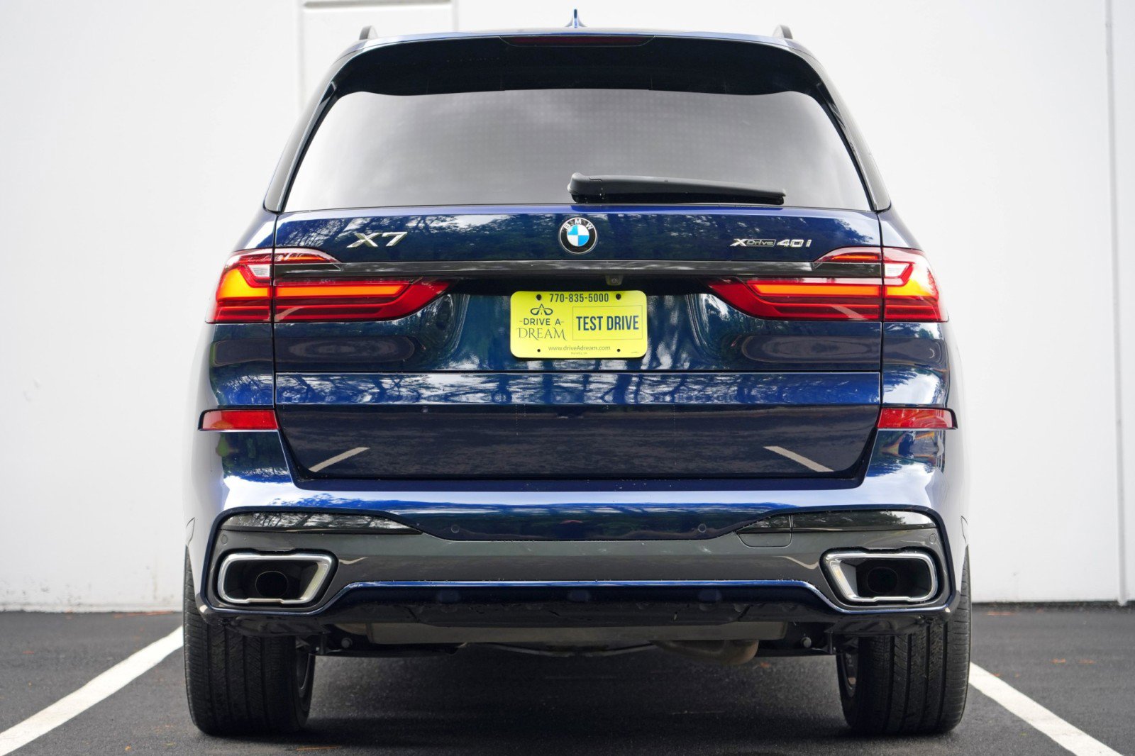 Used 2022 BMW X7 xDrive40i w/ M Sport Package AWD/4WD image 11