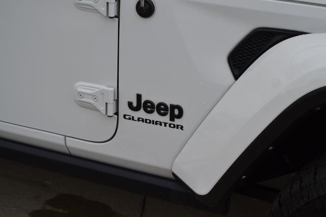 Used 2022 Jeep Gladiator Sport AWD/4WD image 9