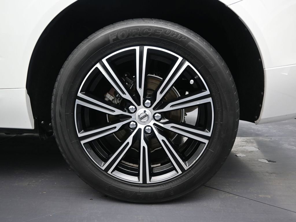 Used 2018 Volvo XC60 T5 Inscription w/ Convenience Package image 9