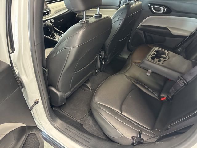 Used 2025 Jeep Compass Limited image 19