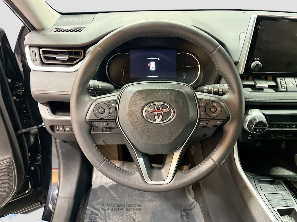 Used 2025 Toyota RAV4 XLE Premium AWD/4WD image 11