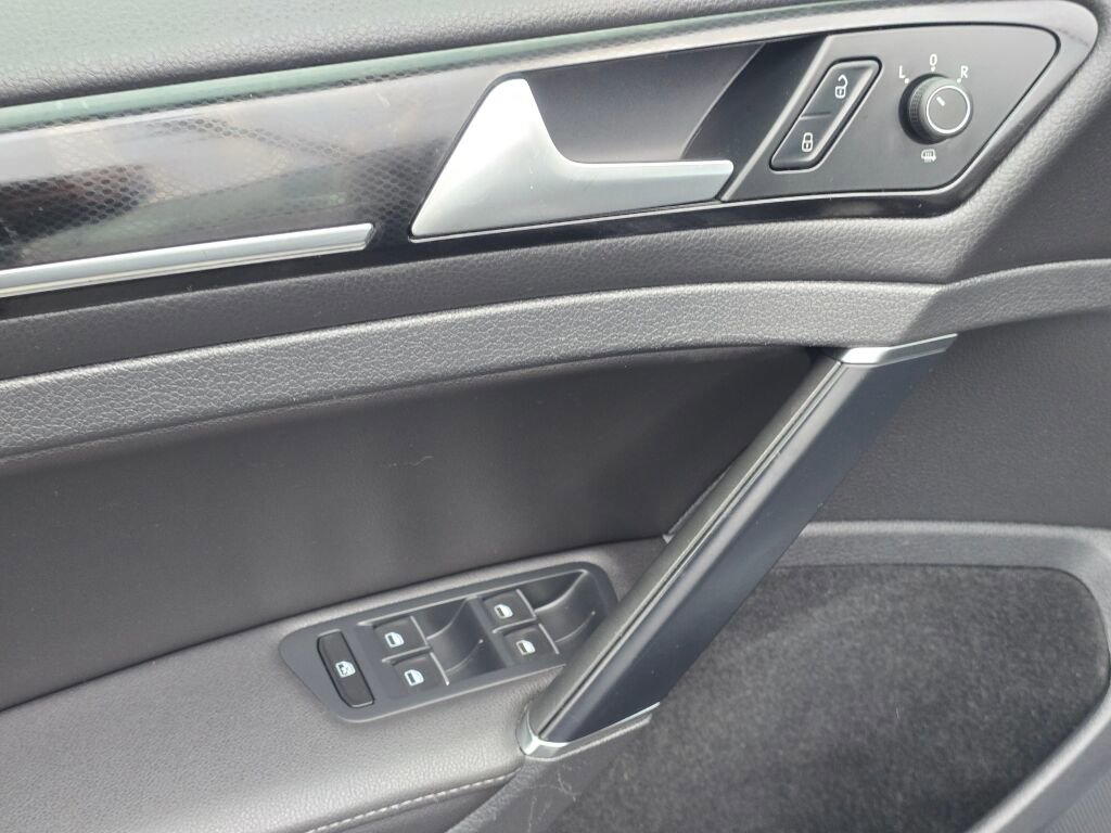 Used 2015 Volkswagen Golf SEL w/ Lighting Package (SEL) image 14