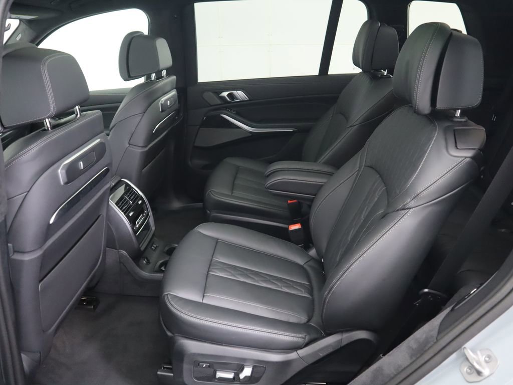New 2026 BMW X7 M60i image 22