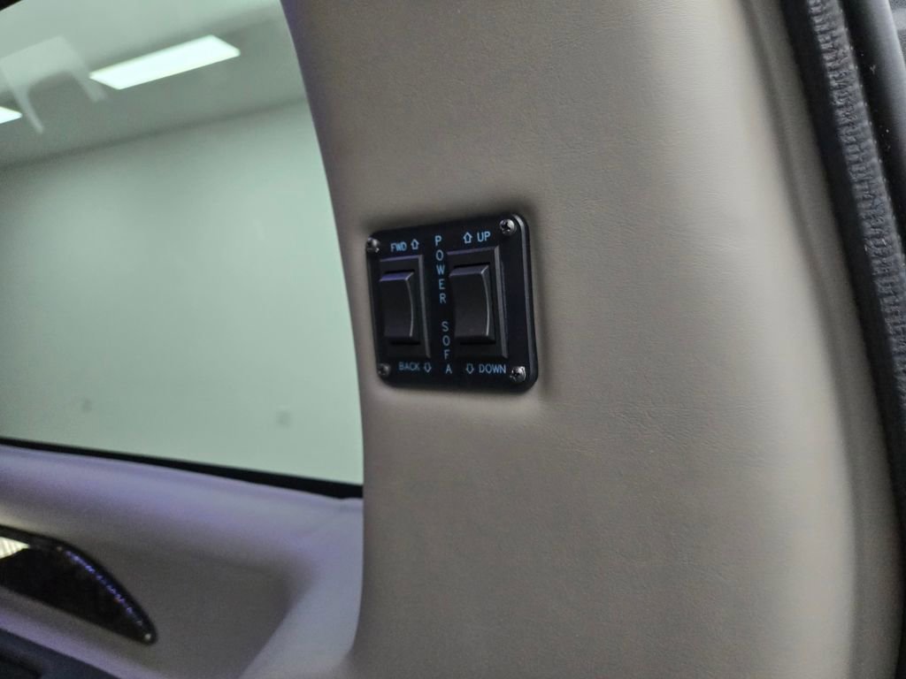 Used 2023 GMC Savana 2500 image 8