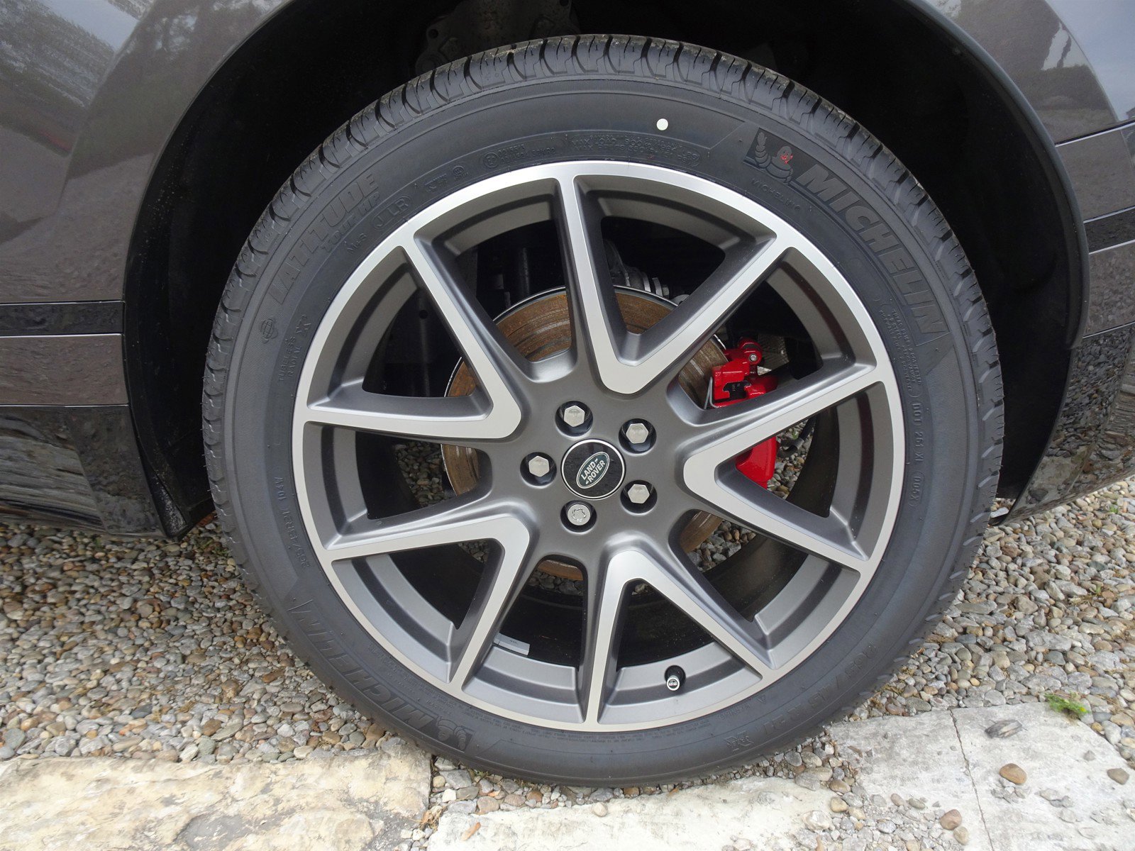 New 2025 Land Rover Range Rover Velar Dynamic SE image 16