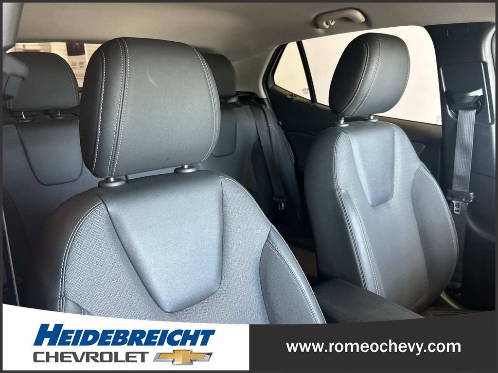 Used 2023 Buick Encore GX Select w/ Sport Touring Package FWD image 34