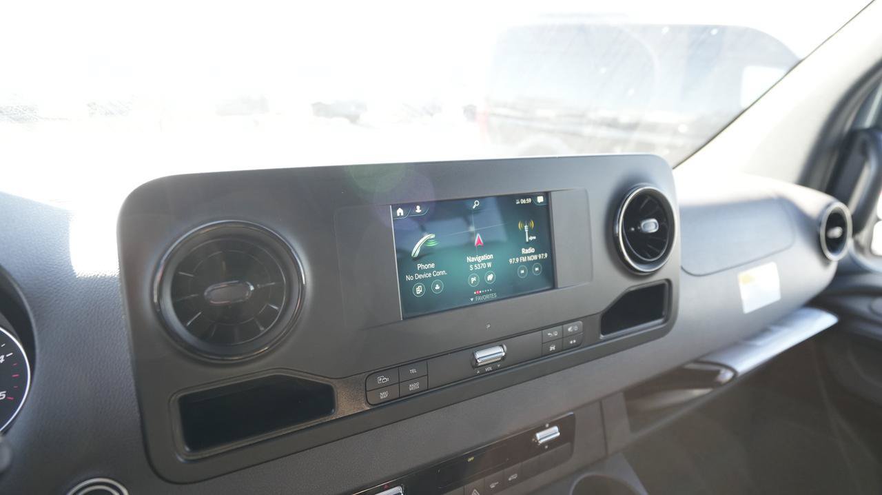Used 2022 Mercedes-Benz Sprinter 2500 image 25