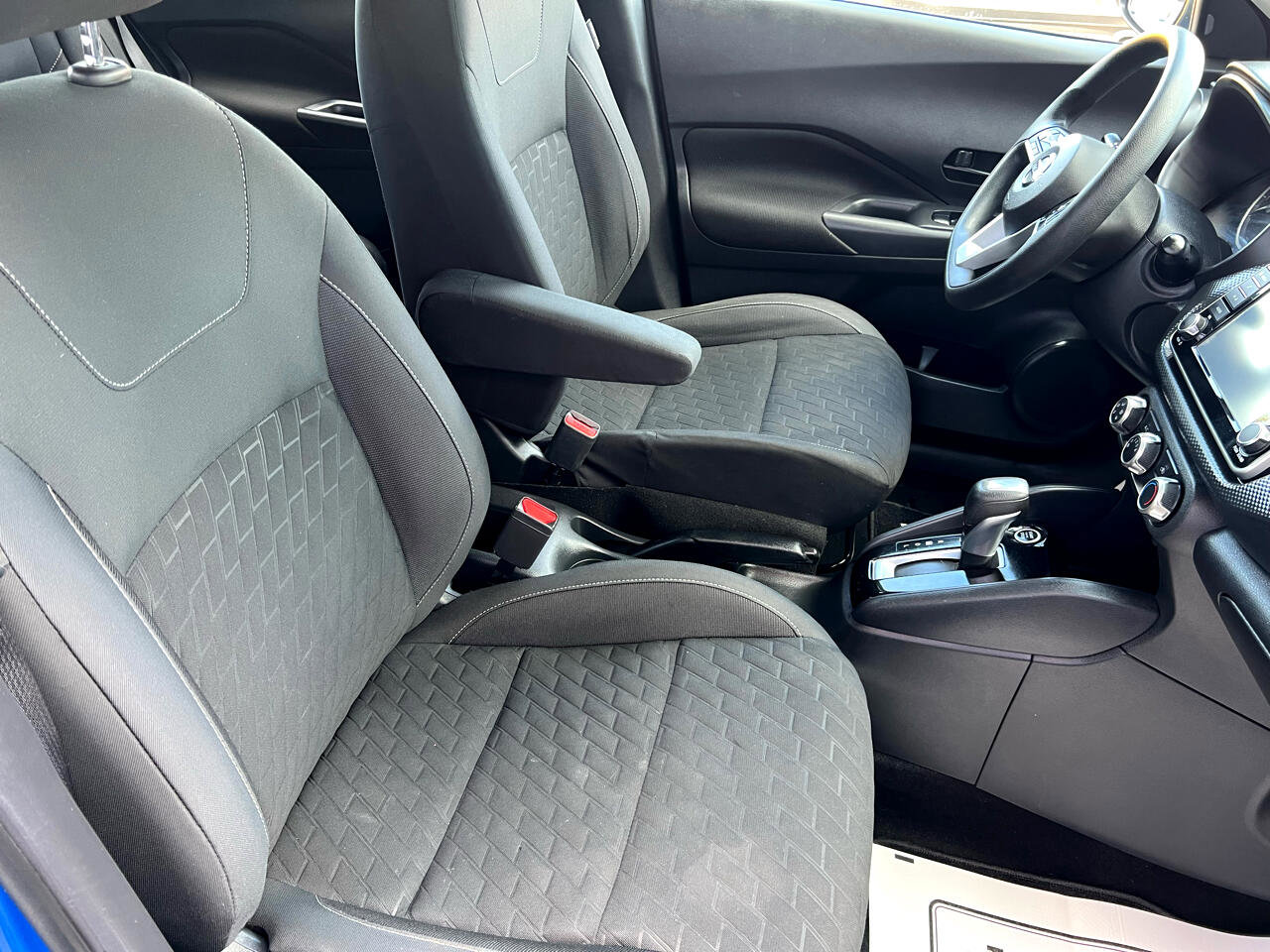 Used 2021 Nissan Kicks S image 19