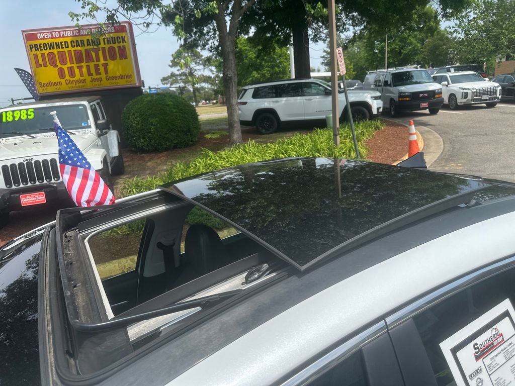 Used 2021 Hyundai Sonata Limited w/ Preferred Accessory Package FWD image 17