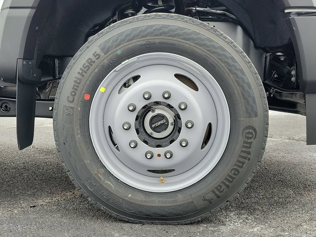 New 2026 Ford F550 4x4 Regular Cab Super Duty image 7