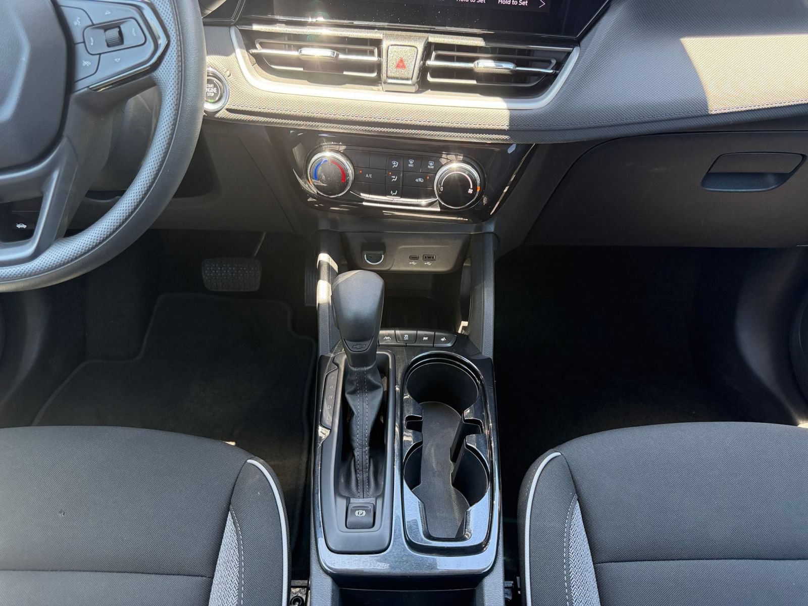 Used 2025 Chevrolet TrailBlazer LT FWD image 40