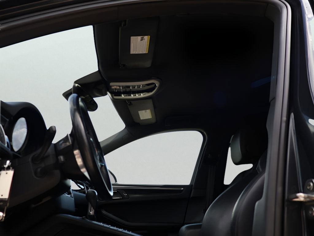 Used 2018 Porsche Macan S AWD/4WD image 35