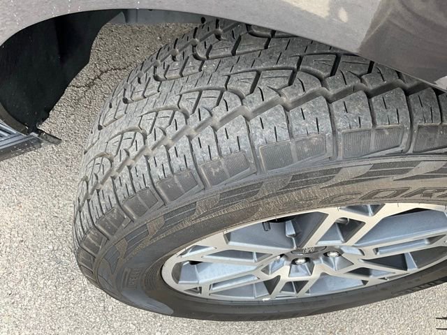 Used 2025 Ford Expedition Active image 8