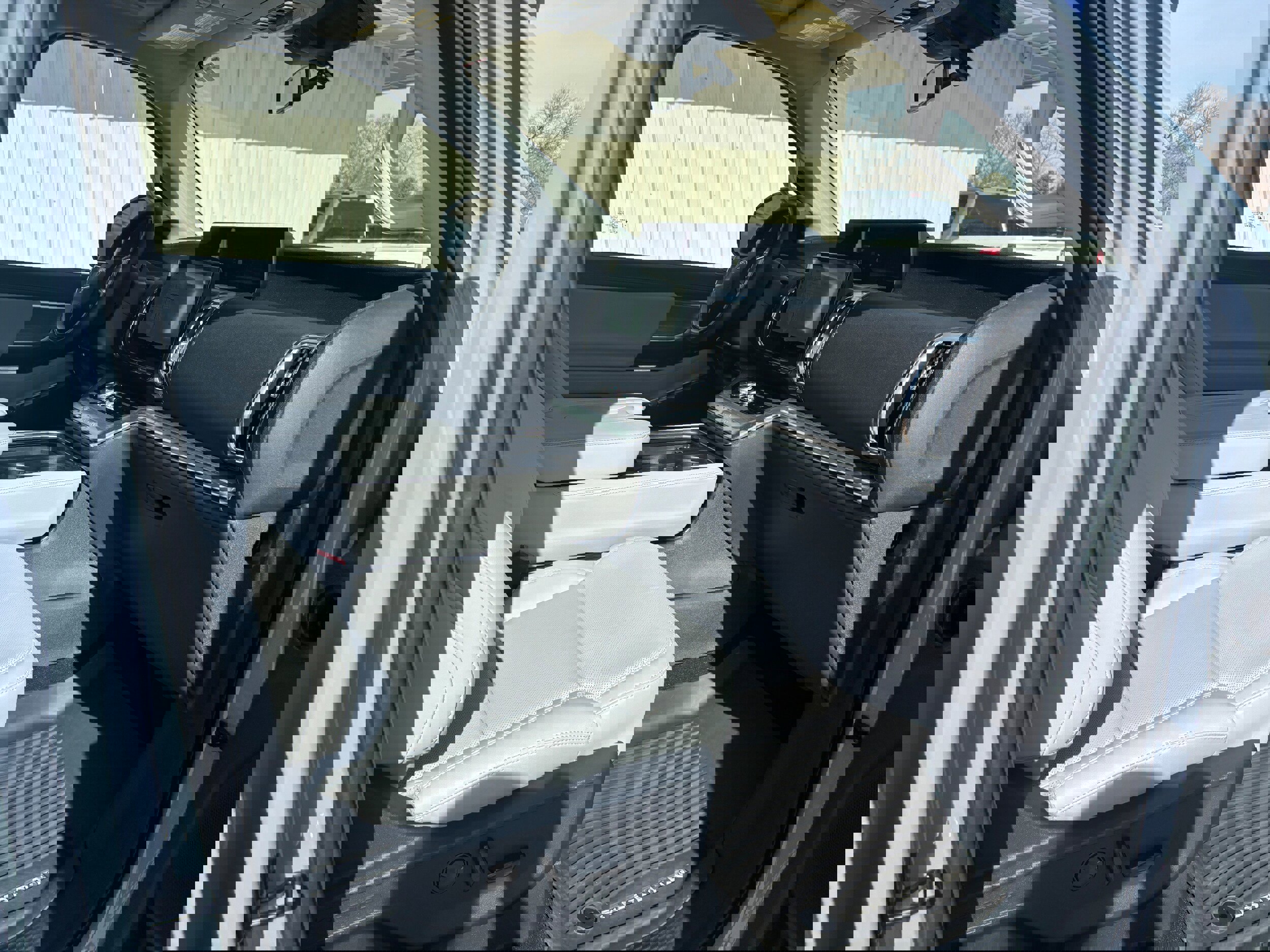 Used 2025 Ford Expedition Platinum w/ Driver's Package image 15