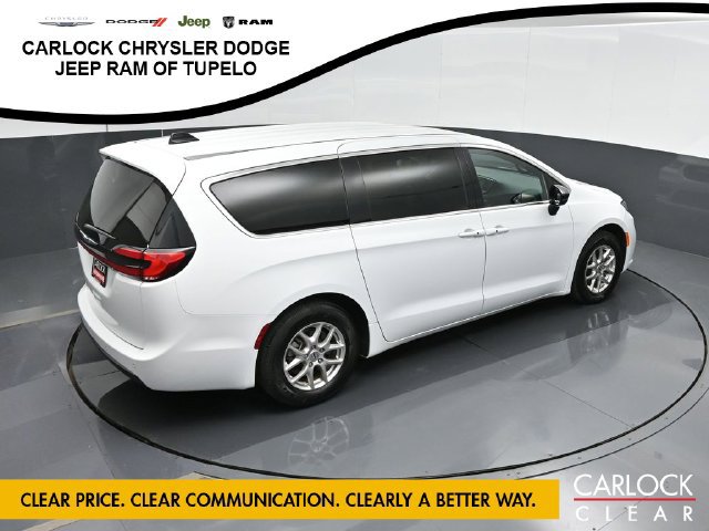 Used 2025 Chrysler Pacifica Select FWD image 47