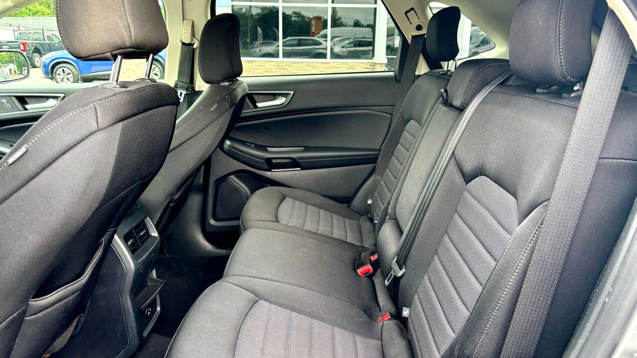 Used 2021 Ford Edge SE image 18