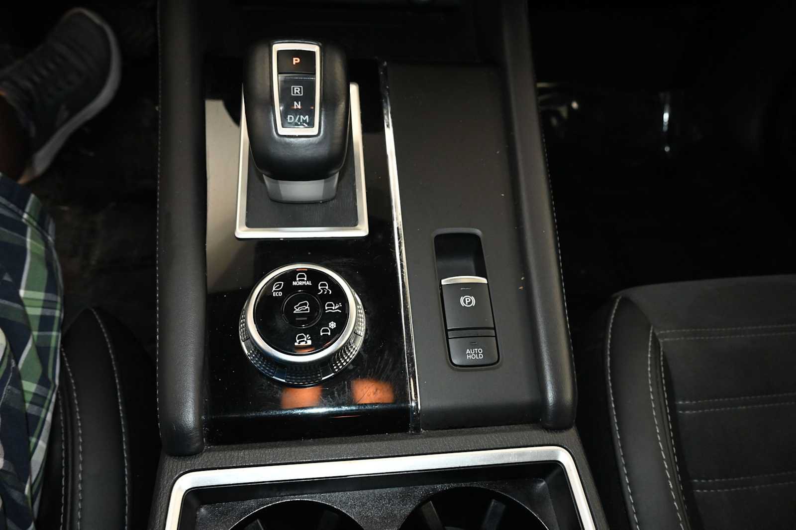 Used 2024 Mitsubishi Outlander SE AWD/4WD image 13