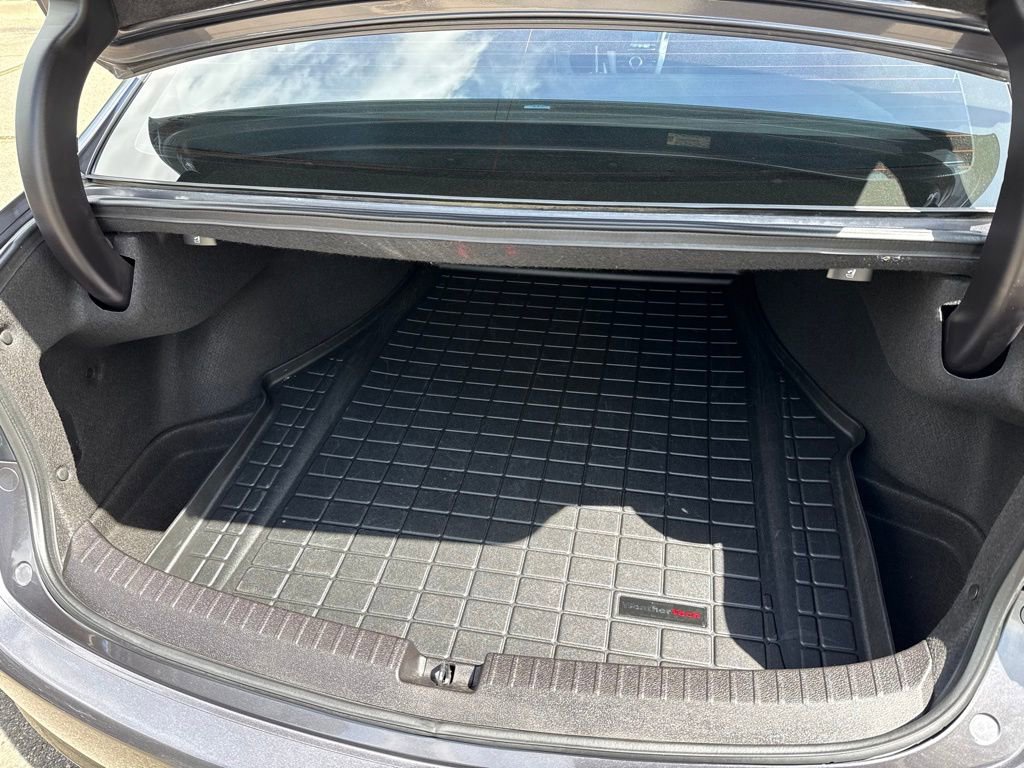 Used 2018 Acura TLX w/ Technology Package FWD image 16