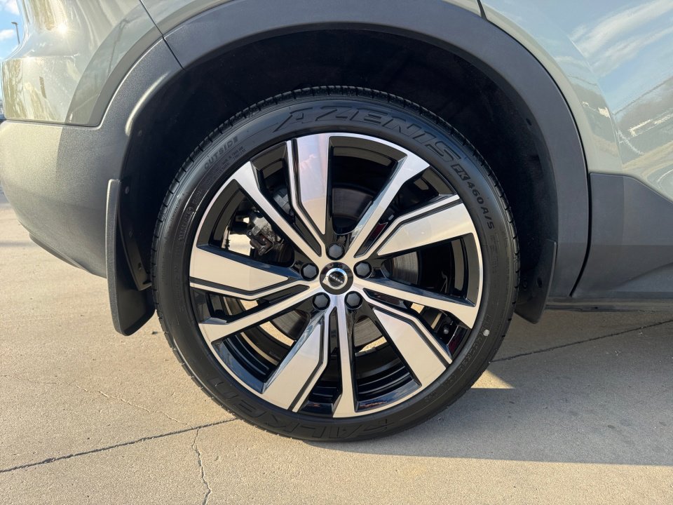 Used 2021 Volvo XC40 P8 Recharge w/ Advanced Package image 27