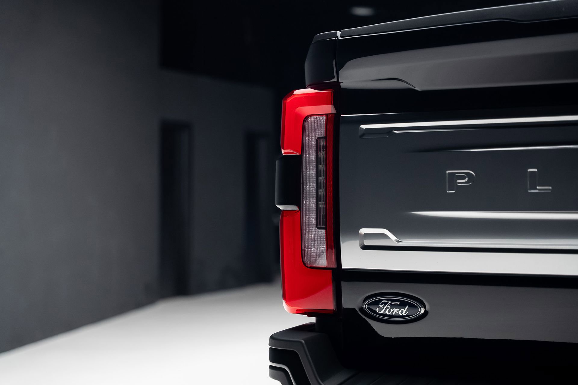 Used 2024 Ford F250 Platinum w/ Tremor Off-Road Package image 35