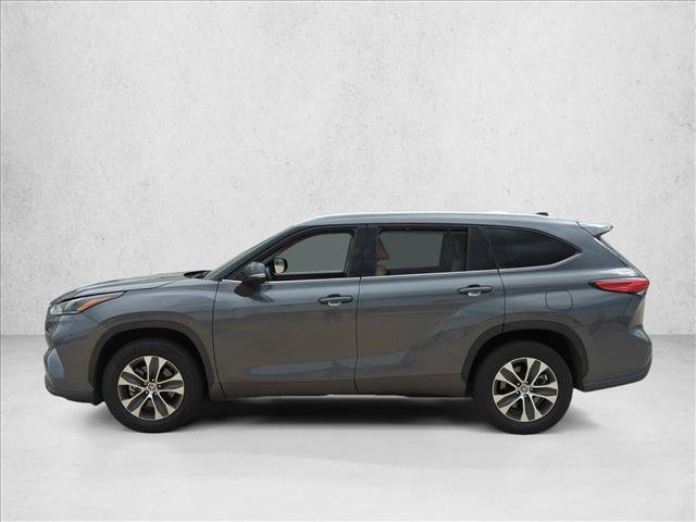 Used 2021 Toyota Highlander XLE FWD image 8
