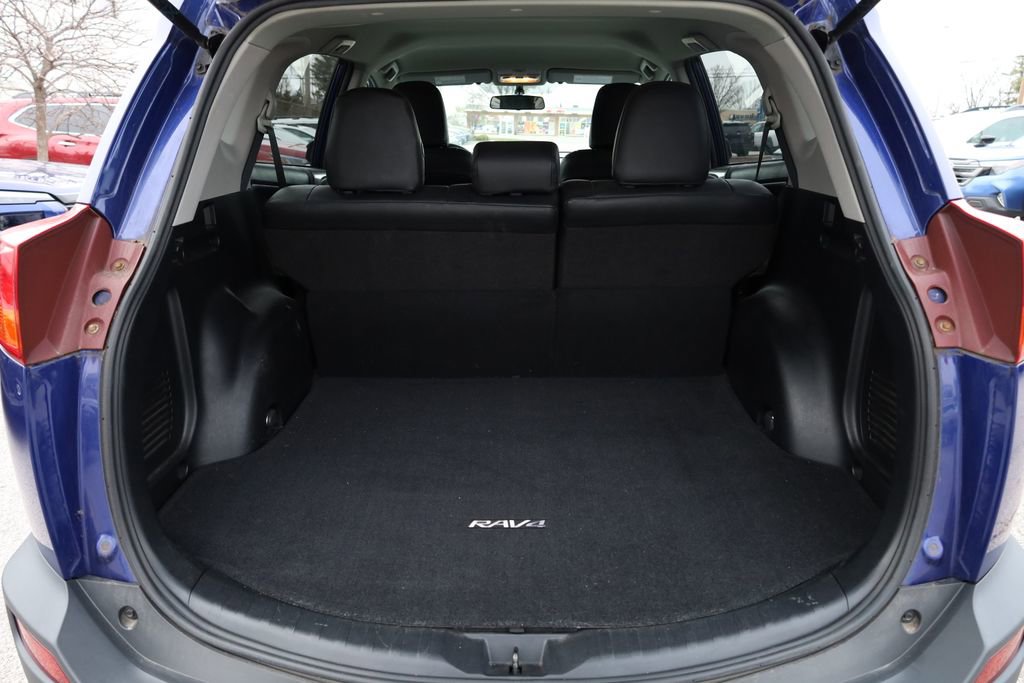 Used 2015 Toyota RAV4 LE image 6