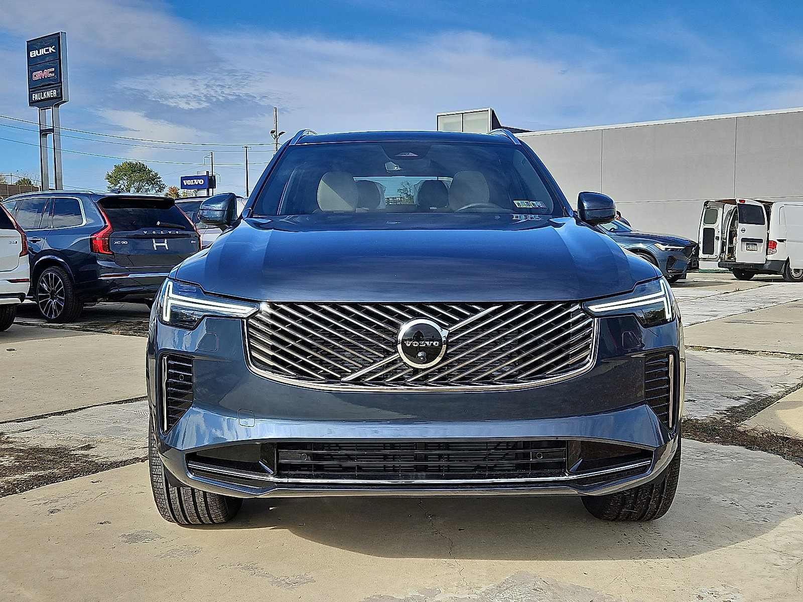New 2026 Volvo XC90 B6 Plus w/ Protection Package Premier image 2