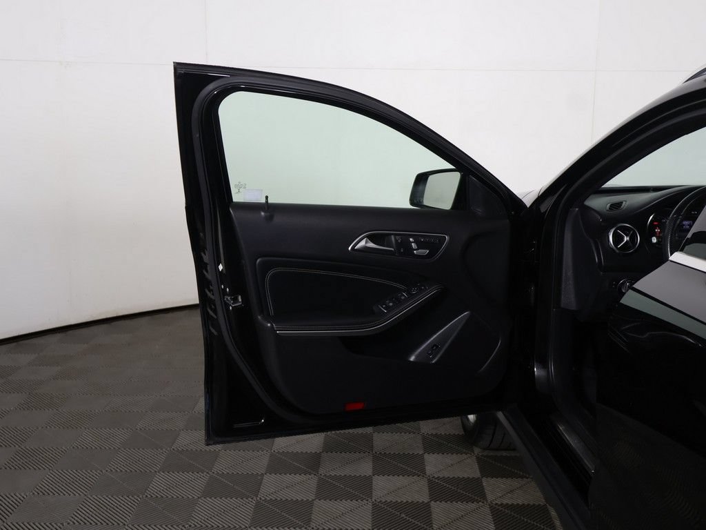 Used 2019 Mercedes-Benz GLA 250 4MATIC image 16