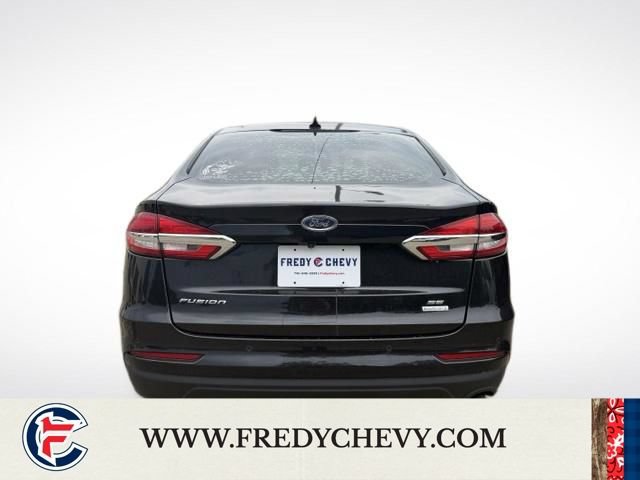 Used 2020 Ford Fusion SE FWD image 6