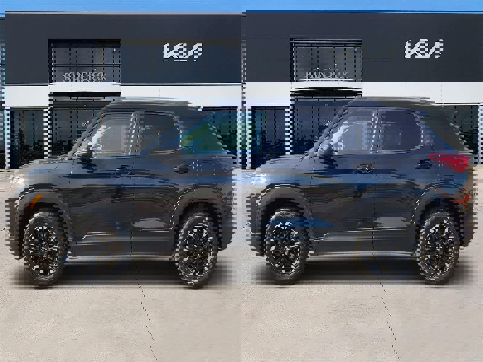 Used 2023 Chevrolet TrailBlazer LT w/ Convenience Package image 4