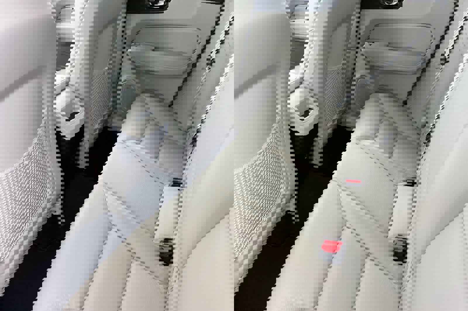 Used 2023 Volvo XC60 B5 Plus image 5